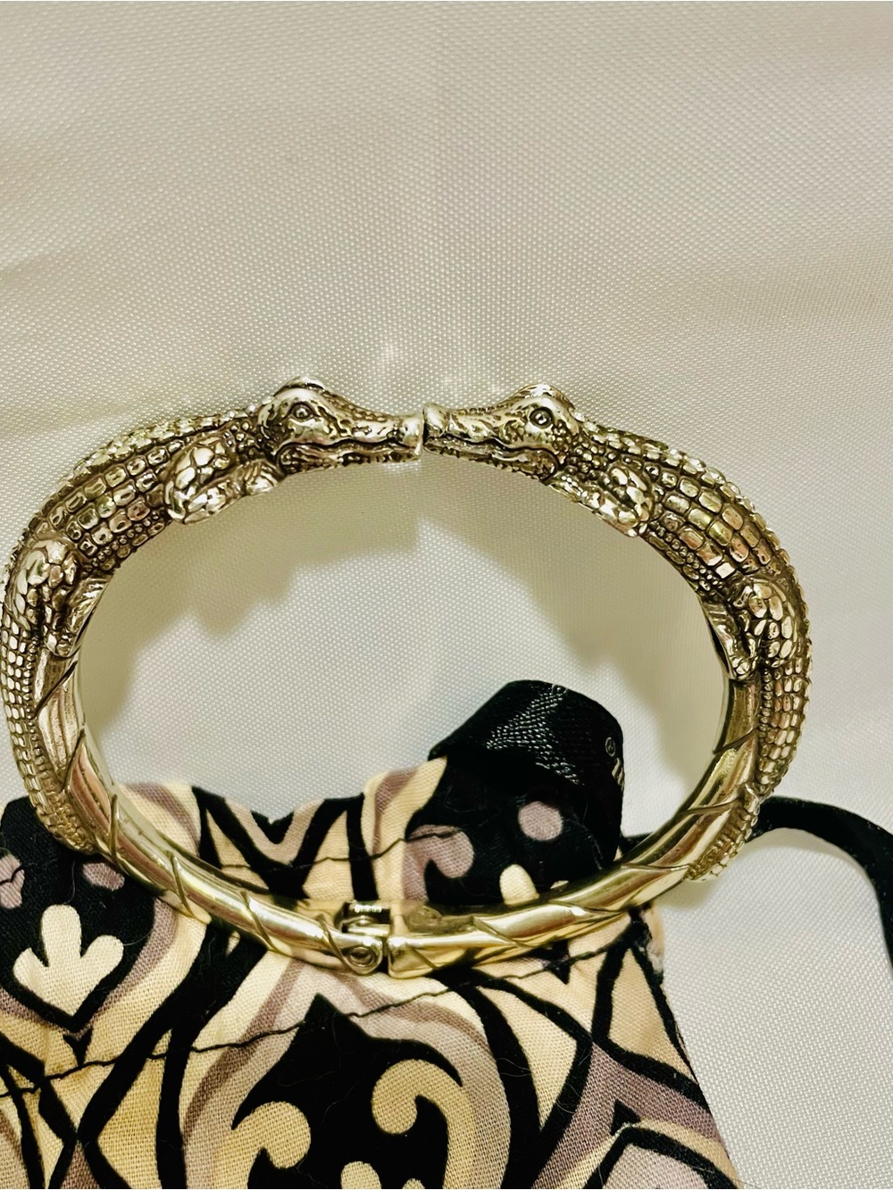 Brighton “Later Gator” Collection - 2 Kissing Gators & Clapper Style Bracelet - Picture 11 of 16